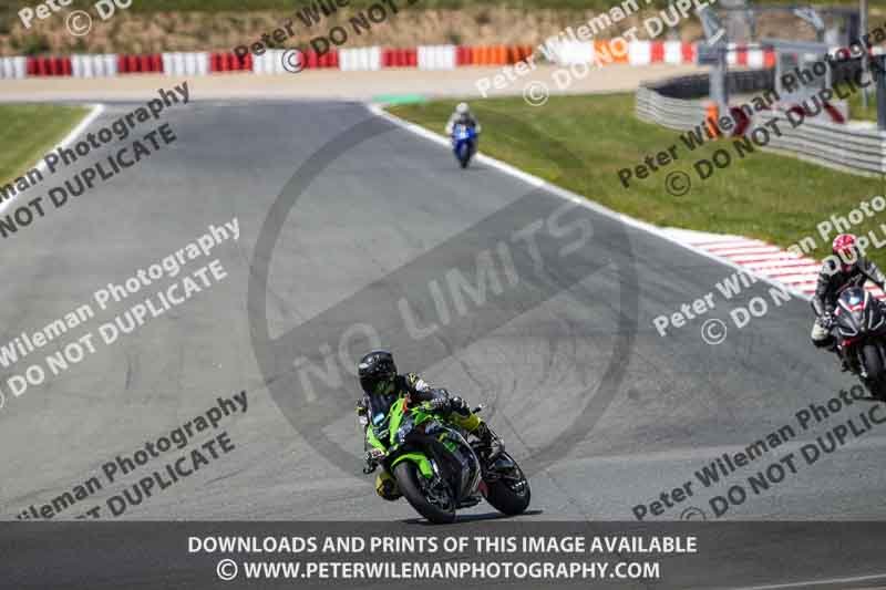 cadwell no limits trackday;cadwell park;cadwell park photographs;cadwell trackday photographs;enduro digital images;event digital images;eventdigitalimages;navarra;no limits trackdays;peter wileman photography;racing digital images;trackday digital images;trackday photos